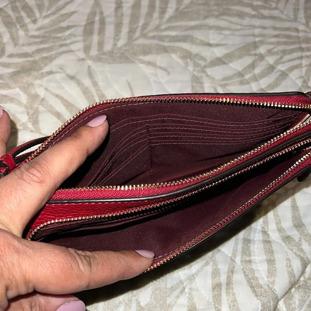 Coach wristlet- two tone. Credit card slots - Picture 3 of 5